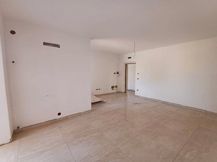 Appartamento trilocale in vendita in Via Arcivescovo Pontillo, Casagiove