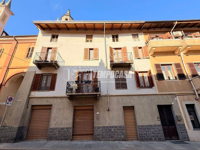 Casa con 6 locali in vendita in Via Roma, Centro, Masserano
