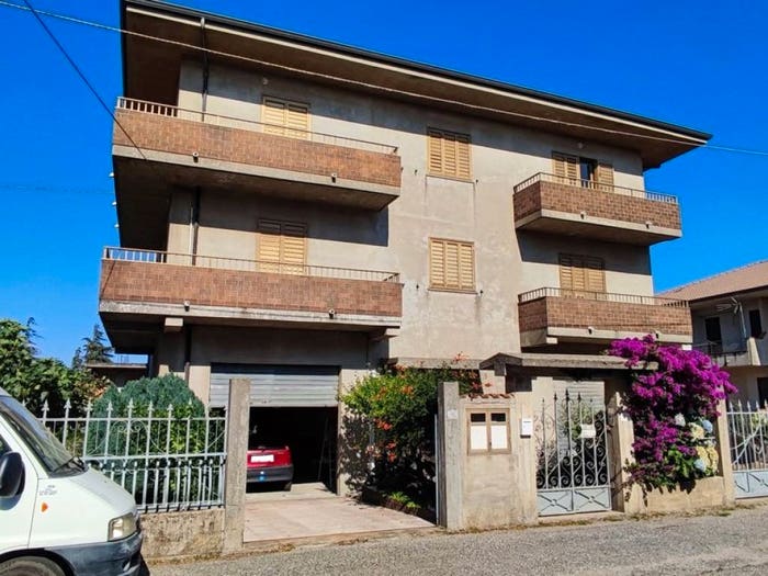 Appartamento quadrilocale in vendita in VIA DELLE ROSE, Centro, Girifalco
