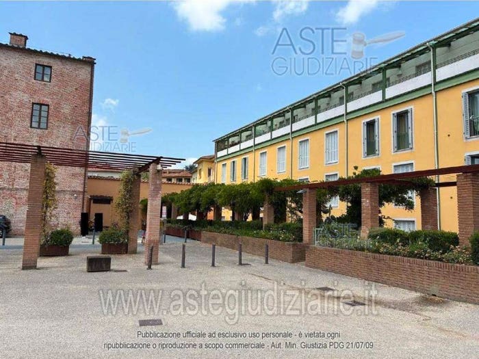 Appartamento trilocale in vendita in Via dei Bacchettoni Lucca LU Italia, Piazza Anfiteatro Torre Guinigi, Lucca