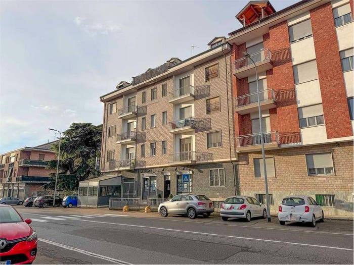 Appartamento trilocale in vendita in Corso Giacomo Matteotti, Semicentro, Chieri