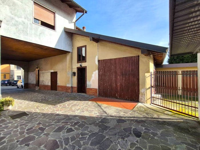 Casa con 6 locali in vendita in Piazza Piccola, Centro, Landriano