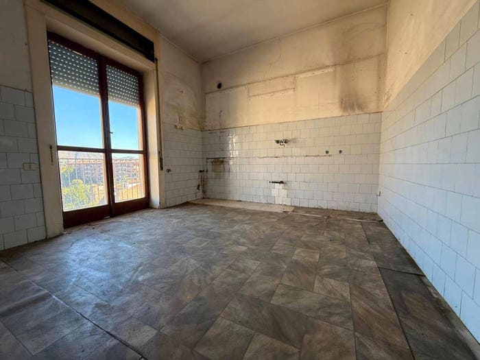 Appartamento quadrilocale in vendita in Via Fulvio Renella, Ferrarecce Università, Caserta