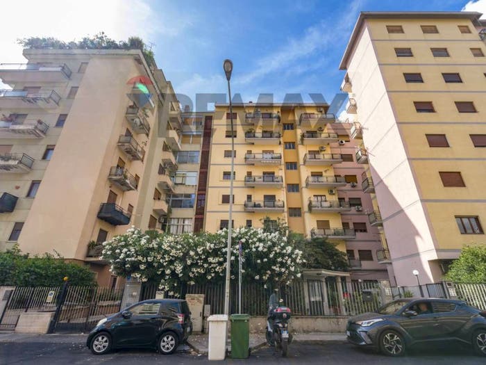 Appartamento con 6 locali in vendita in Via Principe Di Paterno', Notarbartolo Sciuti, Palermo