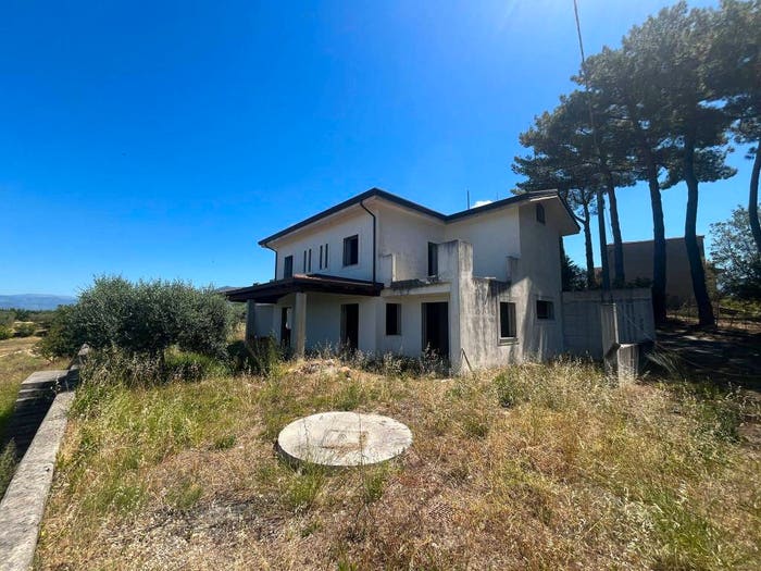 Casa con 6 locali in vendita in Piazza Trieste, Sant'Agata Dé Goti, Sant'Agata de' Goti