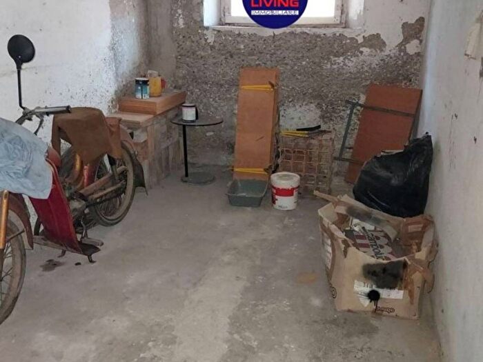 Appartamento con 6 locali in vendita in Via NIEVO, Pantano, Pesaro