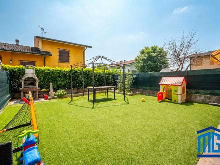 Casa quadrilocale in vendita in Via Piero Gobetti, Centro, Mediglia