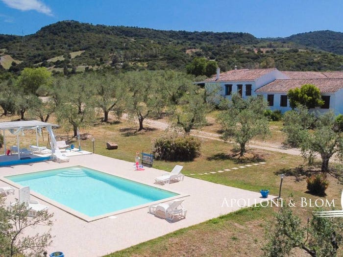 Casa con 6 locali in vendita in Nuorese, Loculi