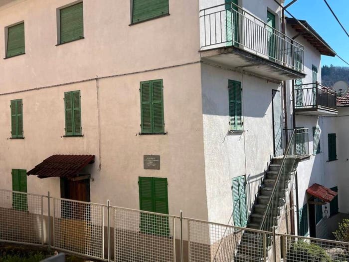 Casa con 6 locali in vendita in Via Padre Giuliani, Centro, Fontanigorda