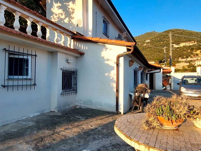 Casa quadrilocale in vendita in Via Silvio Delbecchi, Pontedassio