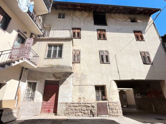Casa con 5 locali in vendita in Via Sant'Antonio, Albiano