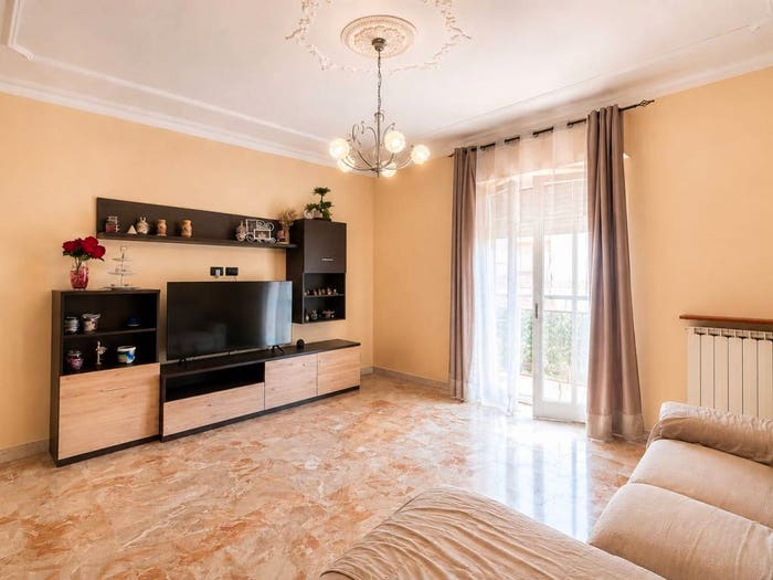 Appartamento quadrilocale in vendita in Via Giacomo Puccini, Clinica Piacenza, Piacenza