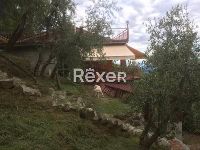 Casa con 6 locali in vendita in Via Callaro, Marliana