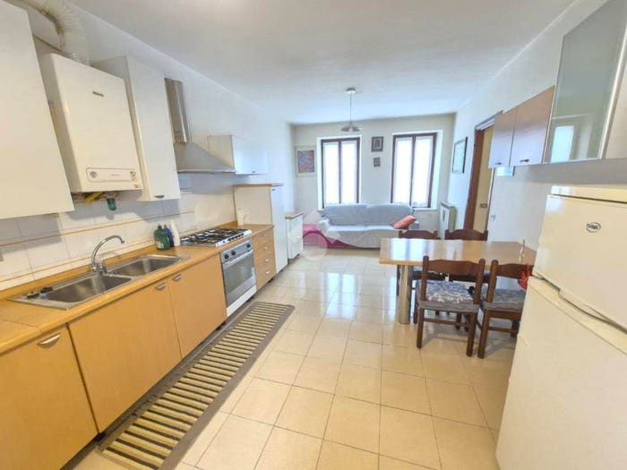 Appartamento trilocale in vendita in Via Roma, Centro, Bagnatica