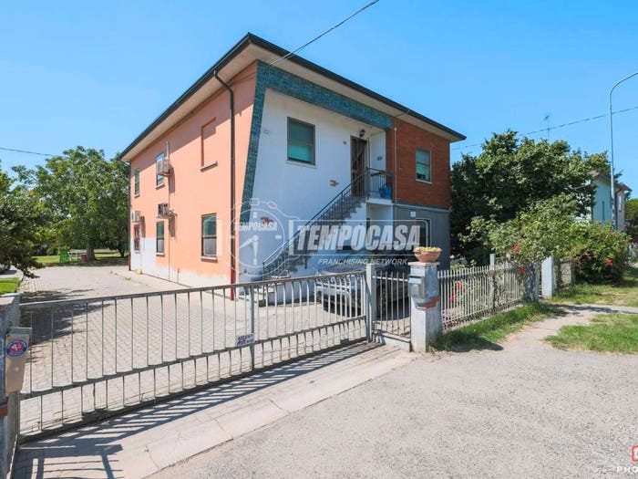 Appartamento quadrilocale in vendita in Via Selice, Lavezzola, Conselice