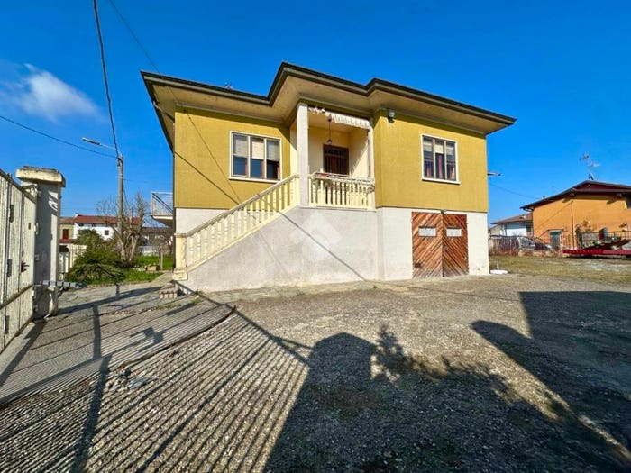Casa con 6 locali in vendita in Via Giulio Pasta, Ronsecco