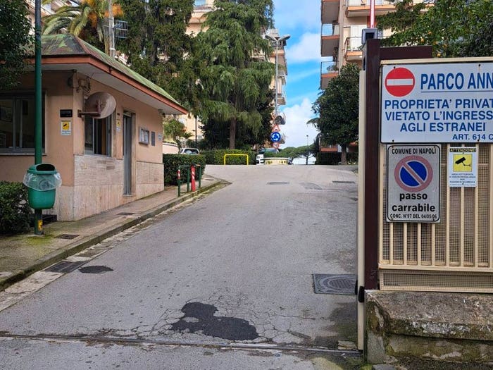 Appartamento bilocale in vendita in Via Emilio Scaglione, Piscinola, Napoli