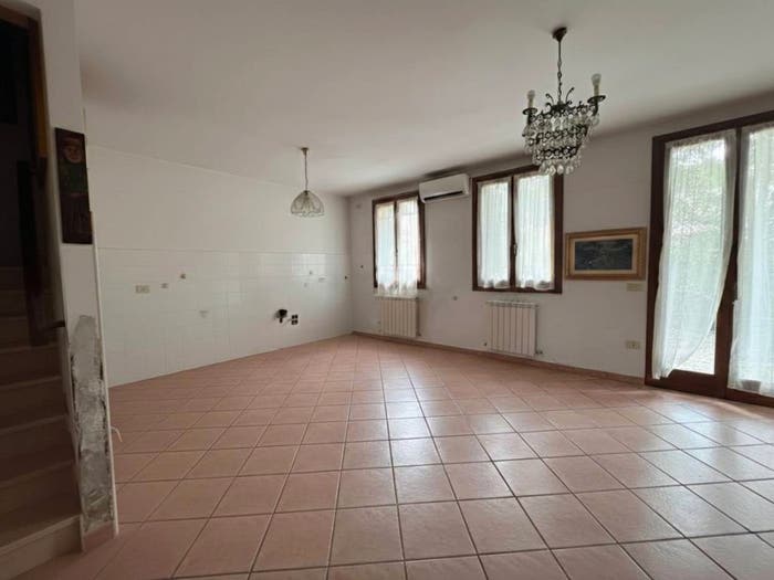 Casa con 6 locali in vendita in ADRIA Riviera Amolaretta, Centro, Adria