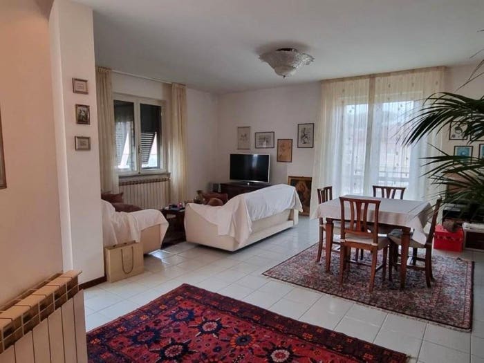 Appartamento con 5 locali in vendita in Lungofrigido Levante, Marina di Massa Centro, Massa