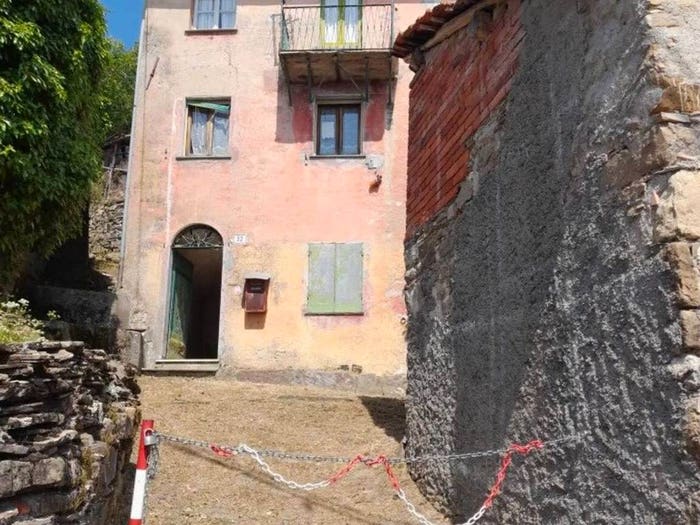Casa quadrilocale in vendita in Via Del Commercio, Rondanina