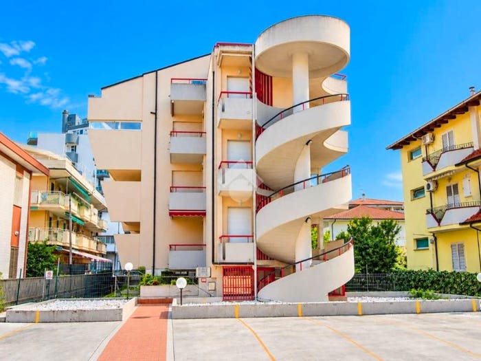 Appartamento trilocale in vendita in Via Etruria, Lungomare Marconi, Alba Adriatica