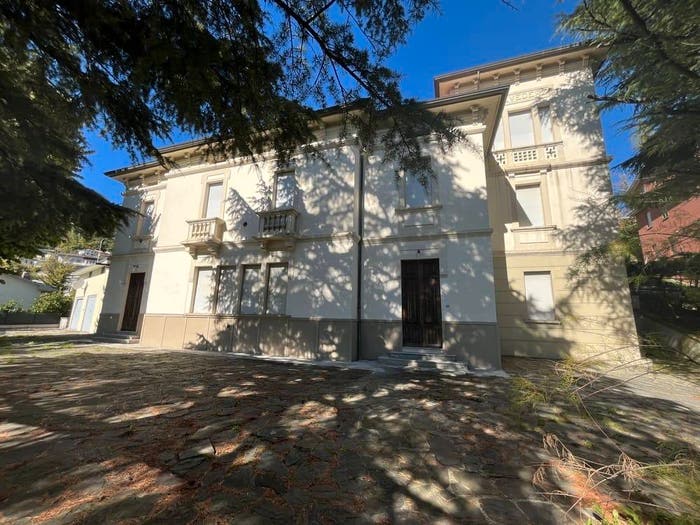 Casa con 6 locali in vendita in Via Belvedere, Centro, Bardi