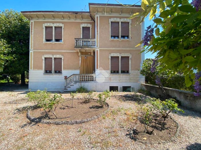 Casa con 6 locali in vendita in Centro, Isola della Scala