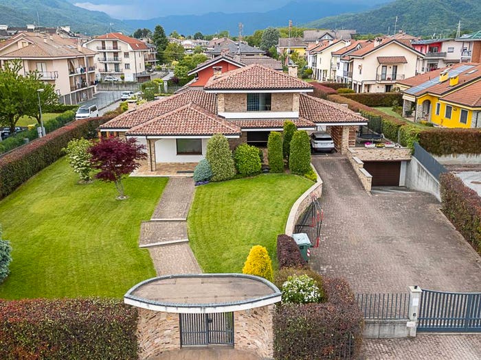 Casa con 6 locali in vendita in Via Fiorenzo Veglia, Borgo San Dalmazzo