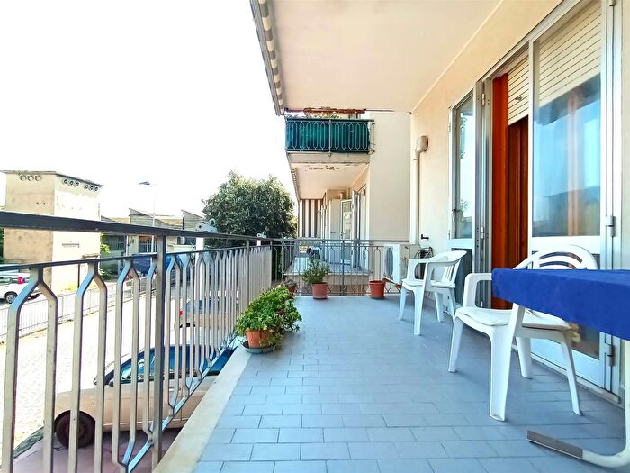 Appartamento quadrilocale in vendita in Via Icilio Calzecchi Onesti, Rimini