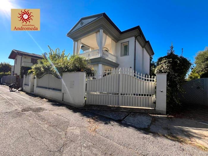 Casa con 6 locali in vendita in Via Giuseppe Viner, Centro, Forte dei Marmi