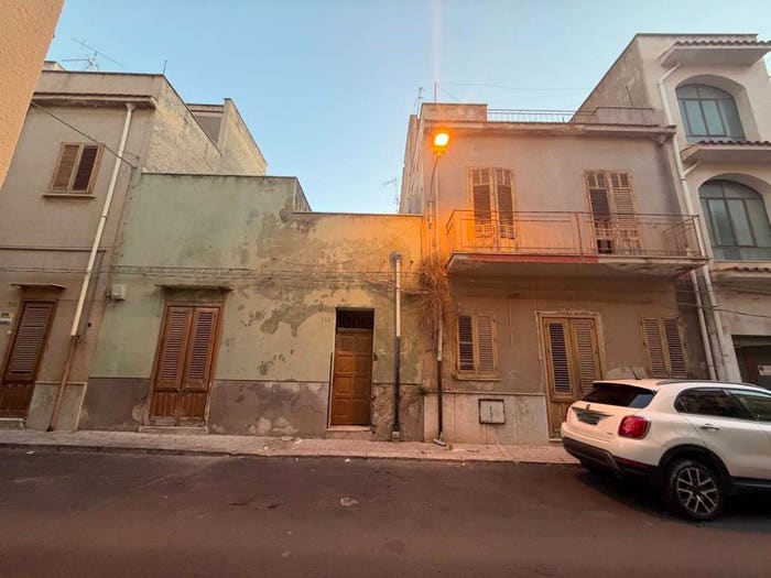 Casa con 6 locali in vendita in Via Generale Vito Artale, Centro, Cinisi