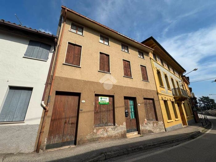 Casa quadrilocale in vendita in Via Panica, Centro, Marostica