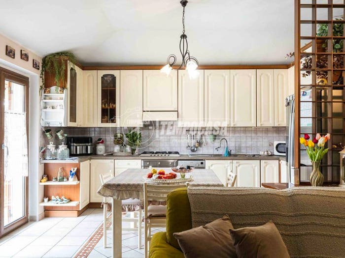 Appartamento trilocale in vendita in Viale Rimembranze, Sirone