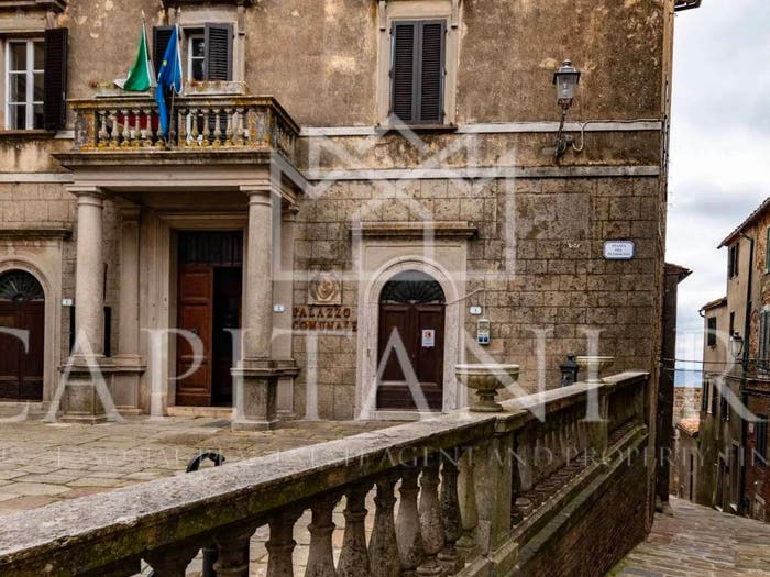 Appartamento trilocale in vendita in Piazza Xx Settembre, Centro, Chiusdino