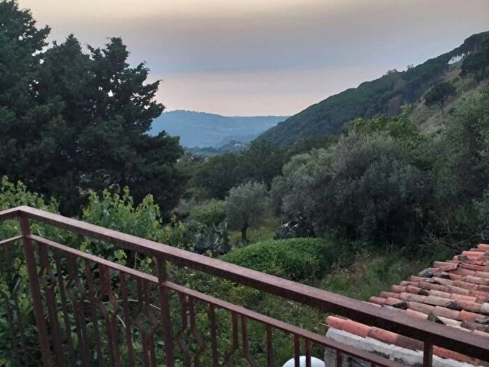 Casa con 6 locali in vendita in Contrada Iria, Sant'Agata di Militello