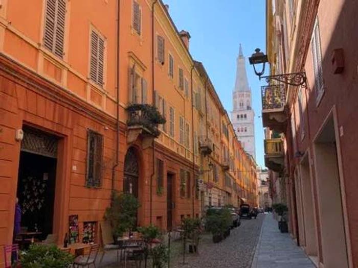 Appartamento quadrilocale in vendita in Via Della Torre, Centro Storico, Modena