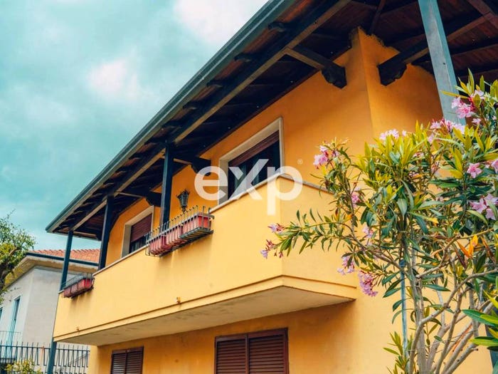 Casa trilocale in vendita in Via Giacomo Leopardi, Canegrate