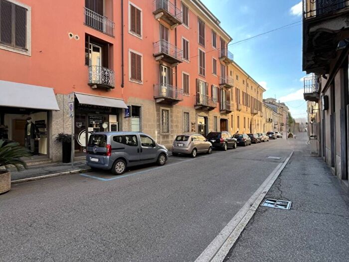 Appartamento trilocale in vendita in Via Settembre, Centro Storico, Lodi