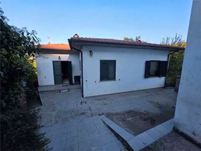 Casa con 6 locali in vendita in Via Delle Scuole No Number, Verrucolette, Minucciano