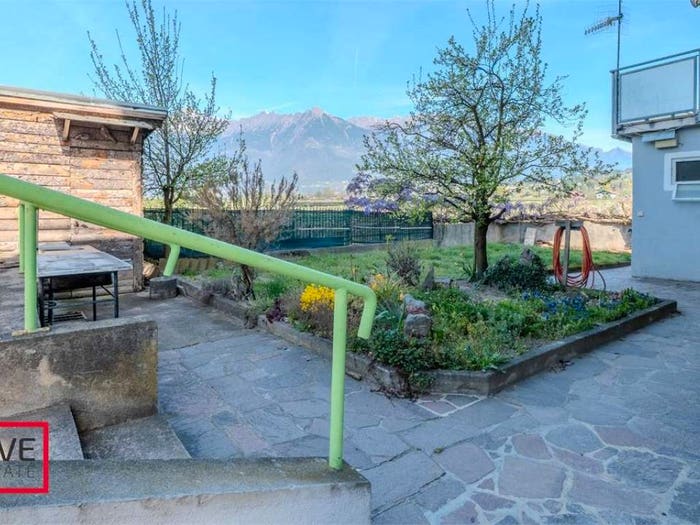 Appartamento trilocale in vendita in via Nazario Sauro, Merano