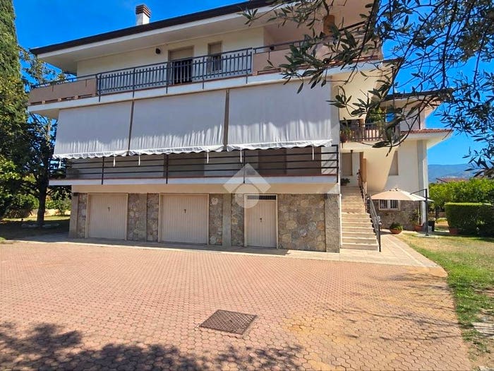 Casa con 6 locali in vendita in Via Alessandro Manzoni, Taverna, Montalto Uffugo