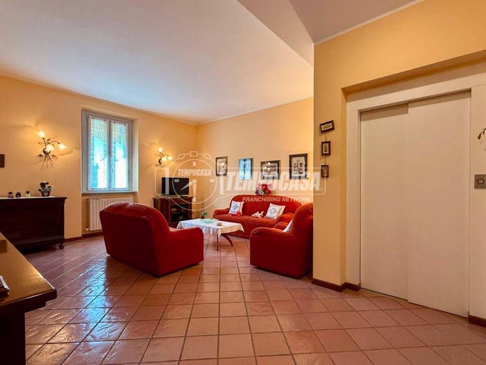 Appartamento con 5 locali in vendita in Piazza Trento e Trieste, Monticello, Monticello Brianza
