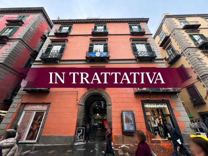 Casa con 6 locali in vendita in Via Toledo, Monte Santo, Napoli