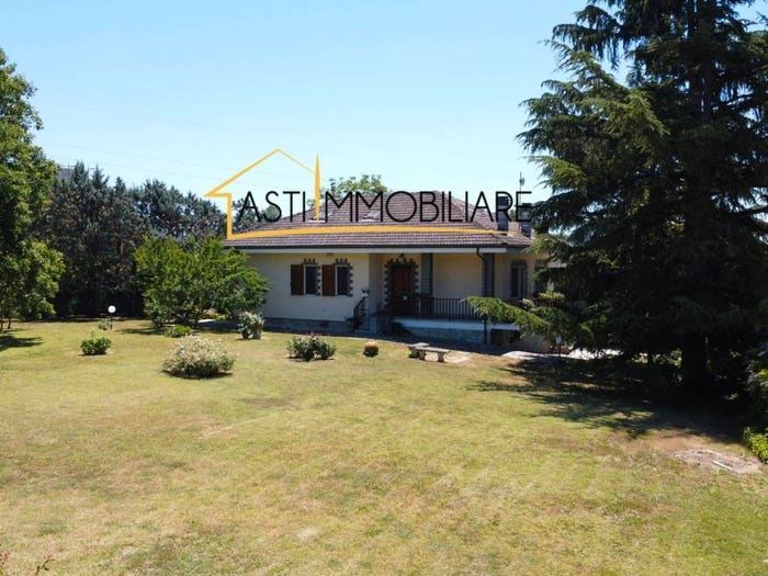 Casa con 6 locali in vendita in Frazione Revignano, Bramairate Revignano, Asti