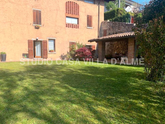 Appartamento quadrilocale in vendita in Via Roma, Centro, Almenno San Salvatore
