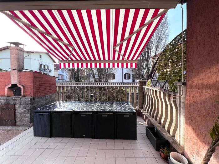 Casa quadrilocale in vendita in Via Firenze, Centro, Garbagnate Milanese