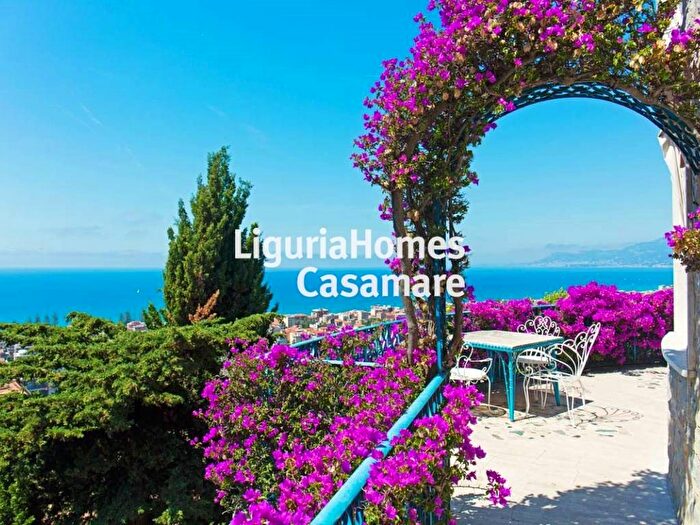 Casa con 6 locali in vendita in Via degli Inglesi, Zona Collinare, Bordighera