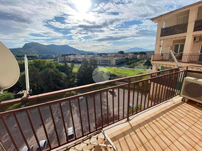 Appartamento trilocale in vendita in Via dei Carrubi, Parco degli Aranci, Caserta