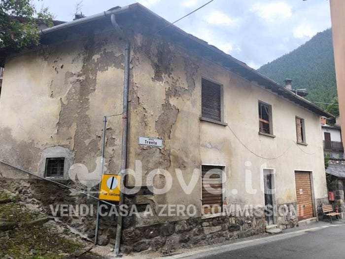 Casa quadrilocale in vendita in Piazza Trento, Boario, Gromo