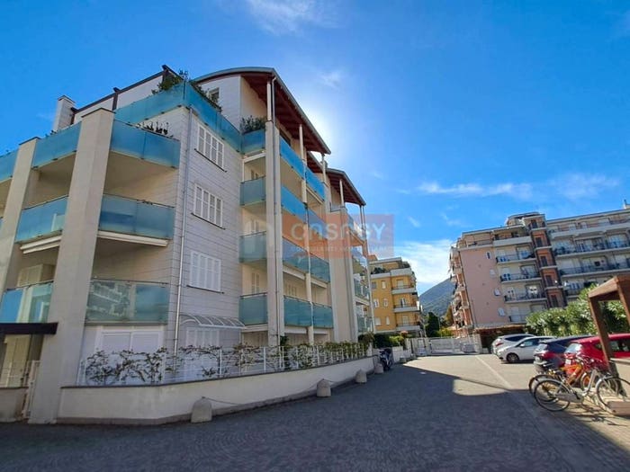 Appartamento trilocale in vendita in Via Luigi Einaudi, Centro, Albenga
